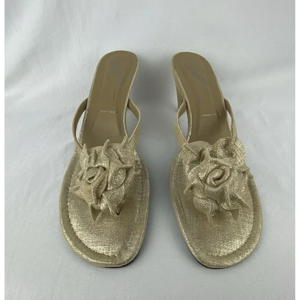Donald J. Pliner Gold Sandals! Gorgeous. 10. - Picture 3 of 13